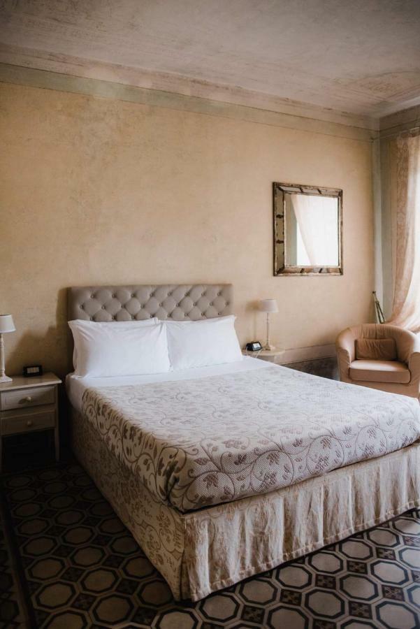 Regina Teodolinda Suites Laglio Ngoại thất bức ảnh